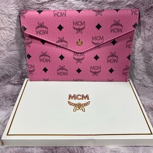 NIB Pink pebbled faux leather MCM Pink Leather flat Clutch Envelope Folio 9x6”